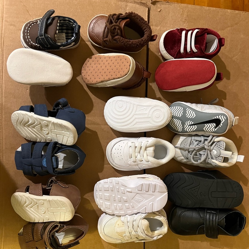 Baby’s shoes 9 pairs bundle all together